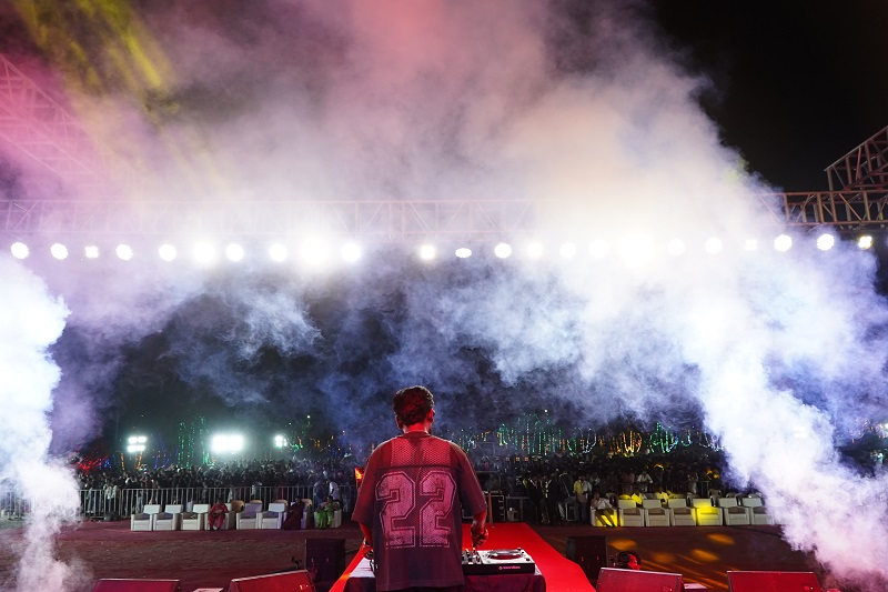 Students enjoying DJ campus festival
